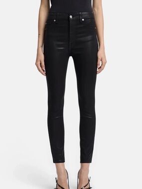 Classic Black Tee - Solid Black